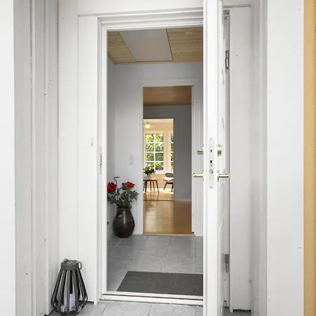 Nyaraló 3 Bedroom Cozy In *