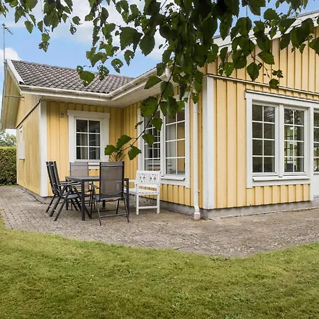 Nyaraló 3 Bedroom Cozy In *