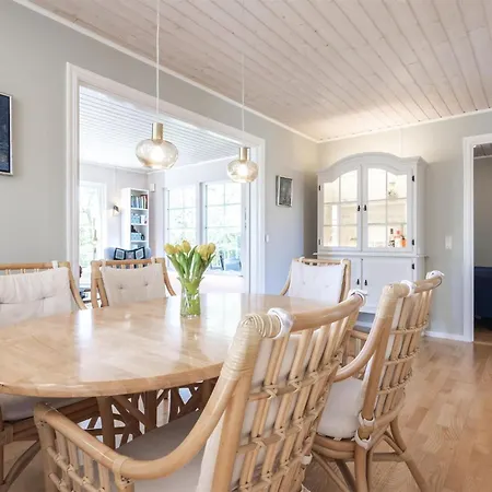 3 Bedroom Cozy In