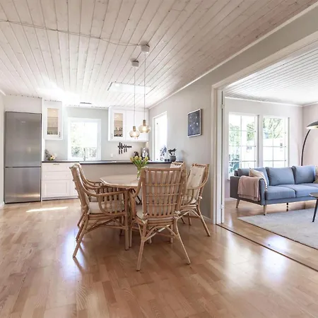 3 Bedroom Cozy In Prázdninový dům Hørve