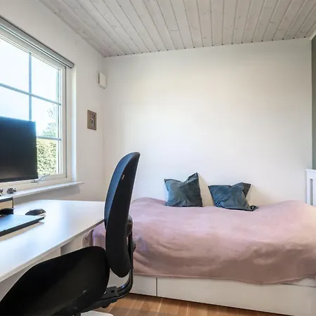 3 Bedroom Cozy In Prázdninový dům